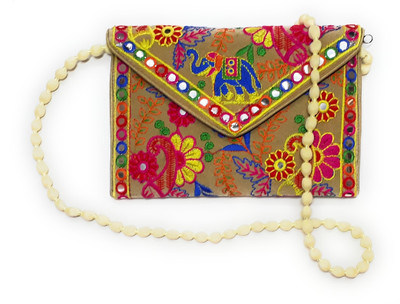 Unique Fashion Women Evening/Party, Casual, Formal Beige, Multicolor Velvet Sling Bag
Unique Fashion Women Evening/Party, Casual, Formal Beige, Multicolor Velvet Sling Bag