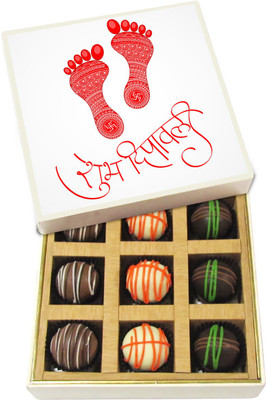 Chocholik Diwali Gifts - Shubh Deepavali - Dark, Milk, White Chocolate Truffles - 9pc Truffles(135 g)
Chocholik Diwali Gifts - Shubh Deepavali - Dark, Milk, White Chocolate Truffles - 9pc Truffles(135 g)