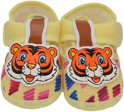 Baby Bucket Boys & Girls Velcro Flats(Yellow
