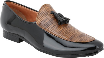 Voila Glossy Leather Shiny Wooden Party Wear For Men(Black