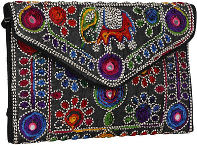 SUVASANA Casual Black Clutch