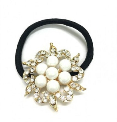 Turqueesa Pearl Flower Stone Pretty Rubber Band for Girls and Women Rubber Band(Gold, Black)
Turqueesa Pearl Flower Stone Pretty Rubber Band for Girls and Women Rubber Band(Gold, Black)