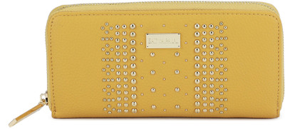 Satya Paul Casual Yellow Clutch
Satya Paul Casual Yellow Clutch