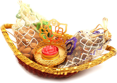 Ghasitaram Gifts Healthy Hampers-Boat Basket with Almonds, Sugarfree dates and Figs Bites Pouches and Ganesha T- Lite Combo(4)
Ghasitaram Gifts Healthy Hampers-Boat Basket with Almonds, Sugarfree dates and Figs Bites Pouches and Ganesha T- Lite Combo(4)
