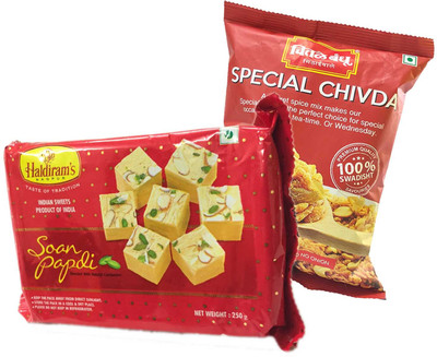 Mithai4all Diwali Gift Hamper of Soan Papdi, Special Chiwda with Paper Bag Combo(1 Hamper)
Mithai4all Diwali Gift Hamper of Soan Papdi, Special Chiwda with Paper Bag Combo(1 Hamper)