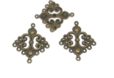 Aumni Crafts Jewellery Making Metal Alloy Connectors for earrings & pendant 35x31mm Flower Antique Bronze Color (Pack of 20 pieces)
Aumni Crafts Jewellery Making Metal Alloy Connectors for earrings & pendant 35x31mm Flower Antique Bronze Color (Pack of 20 pieces)