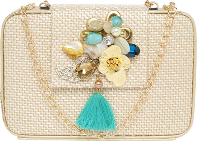TARUSA Casual Cream Clutch