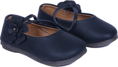 FEETWELL Girls Velcro Ballerinas(Black
