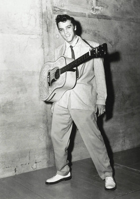 Akhuratha Elvis Presley Fine Quality Wall Poster Paper Print(12 inch X 18 inch, Rolled)
Akhuratha Elvis Presley Fine Quality Wall Poster Paper Print(12 inch X 18 inch, Rolled)