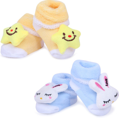 Alleretails Born Baby Multicolour And MultiPrint Socks/Shoes - 2 pcs Combo set Booties(Toe to Heel Length - 2 cm Multicolor)
Alleretails Born Baby Multicolour And MultiPrint Socks/Shoes - 2 pcs Combo set Booties(Toe to Heel Length - 2 cm Multicolor)