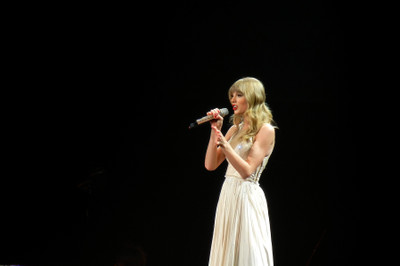 Akhuratha Music Taylor Swift Singers United States Wall Poster Fine Art Print(12 inch X 18 inch, Rolled)
Akhuratha Music Taylor Swift Singers United States Wall Poster Fine Art Print(12 inch X 18 inch, Rolled)