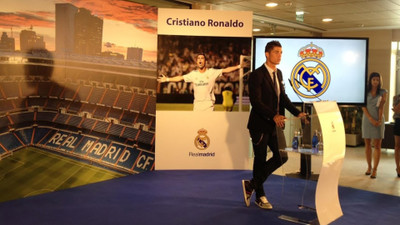 Sports Cristiano Ronaldo Soccer Player HD Wall Poster Paper Print(12 inch X 18 inch, Rolled)
Sports Cristiano Ronaldo Soccer Player HD Wall Poster Paper Print(12 inch X 18 inch, Rolled)