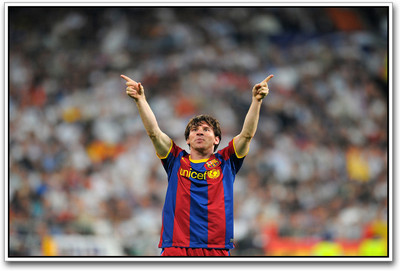 Lionel Messi Football Photographic Paper(12 inch X 18 inch)