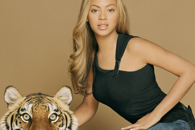 Posterhouzz Beyonce Poster Paper Print(12 inch X 18 inch, Rolled)