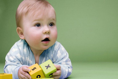 oshi - Playing Baby (2) Paper Print(Medium) Paper Print(12 inch X 18 inch)