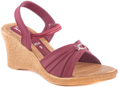 Dolphin Miles Women Maroon Wedges