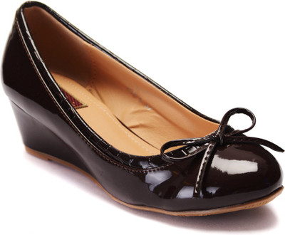 Flat n Heels Women Brown Wedges