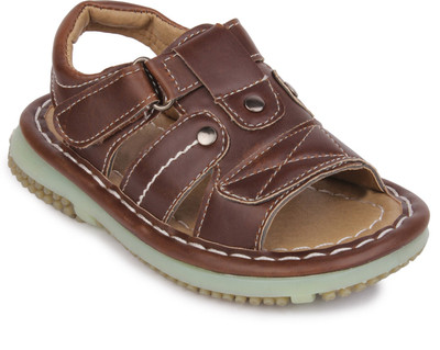 Action Shoes Boys Sports Sandals(Brown