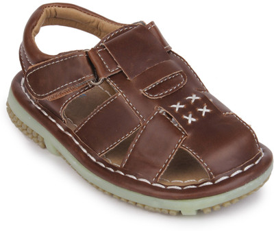 Action Shoes Boys Sports Sandals(Brown