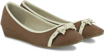 Plosh Women Brown Wedges