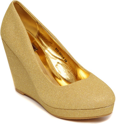 Flat n Heels Women Gold Wedges
