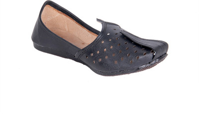 Panahi Soft, Comfortable & Durable Punjabi Jutti with leather lining Ethnic Footwear Mojaris Jutis For Men(Black
Panahi Soft, Comfortable & Durable Punjabi Jutti with leather lining Ethnic Footwear Mojaris Jutis For Men(Black