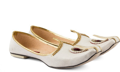 Tashi Creamish Wedding Jutti Jutis For Men(Beige
