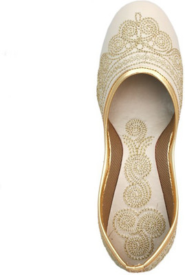 Heavenfoot Girls, Gold