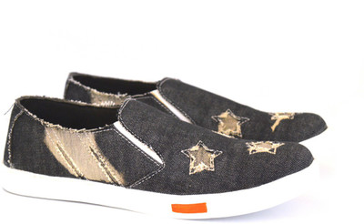 BraveHood 105 Casuals For Men(Black
BraveHood 105 Casuals For Men(Black