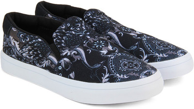 ADIDAS ORIGINALS COURTVANTAGE SLIP ON W Sneakers For Women(Black, Cblack/cblack/ftwwht
ADIDAS ORIGINALS COURTVANTAGE SLIP ON W Sneakers For Women(Black, Cblack/cblack/ftwwht