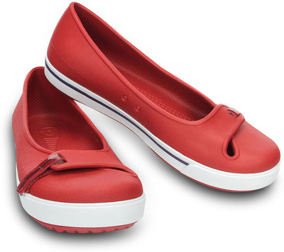 Crocs Casuals For Women(Red), 12333-6z7