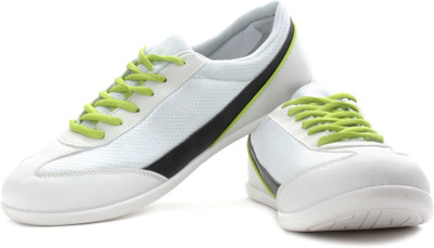Globalite Rage Walking Shoes For Men(White, Black, Green), White green