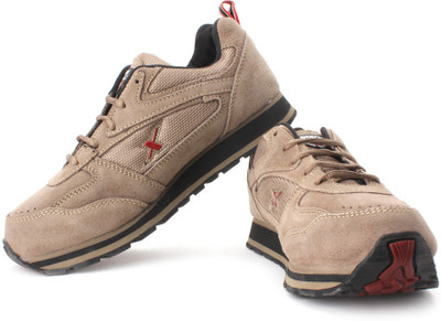 Sparx SM-67 Outdoors Shoes For Men(Brown, Camel