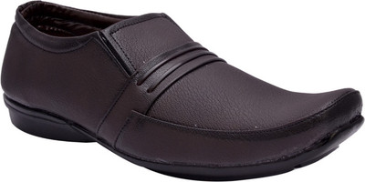 Fentacia Rio Slip On Shoes For Men(Brown