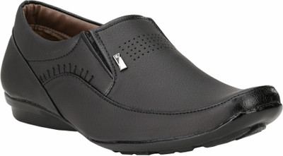 Mactree Shazam Slip On Shoes For Men(Black
