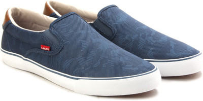 Levi's Justin slip on Men Canvas Shoes For Men, Royal blue