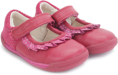 Clarks SoftlyStef Fst Berry Leather Casual Shoes For Girls(Pink, Berry leathe