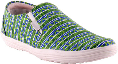 Shoe Island V6005 Casual Shoes For Men(Green