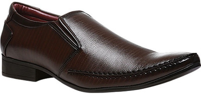 Bata WEAVED SLIP Slip On Shoes For Men(Brown