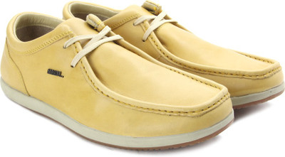 Woodland Men Outdoor Shoes For Men(Blue, Yellow
