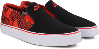 Nike TOKI SLIP TXT PRINT Sneakers For Men(Multicolor, Black/black-brght crmsn-white
Nike TOKI SLIP TXT PRINT Sneakers For Men(Multicolor, Black/black-brght crmsn-white