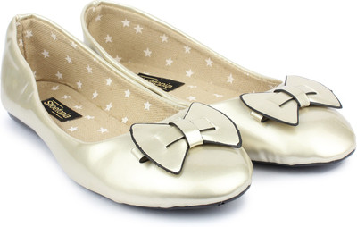 Shoetopia Jutis For Women(Gold