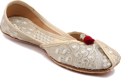 Paduki Ethnic Footwear Mojaris For Women(Silver)