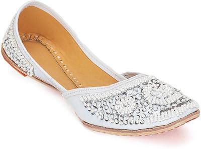 Paduki Ethnic Jutis For Women(White