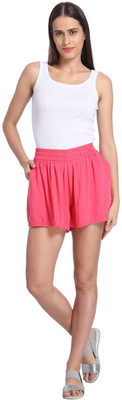 Vero Moda Solid Women's Pink Hotpants, Rouge red