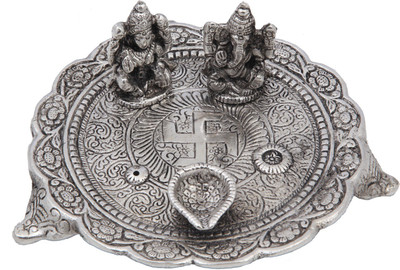 JaipurCrafts Lord Ganesha & Goddess Laxmi with Deepak Decorative Showpiece - 7.62 cm(Aluminium, Silver)
JaipurCrafts Lord Ganesha & Goddess Laxmi with Deepak Decorative Showpiece - 7.62 cm(Aluminium, Silver)
