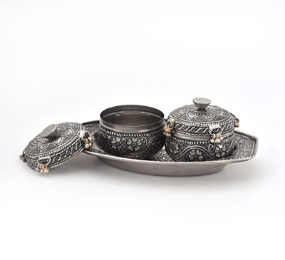 Shree Sai Handicraft Unique Oxidize Mouth Freshener Box Pair N Metal Tray Set Aluminium Decorative Platter(Silver, Pack of 3)
Shree Sai Handicraft Unique Oxidize Mouth Freshener Box Pair N Metal Tray Set Aluminium Decorative Platter(Silver, Pack of 3)