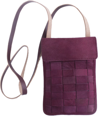Ess Tee Women Casual Maroon Genuine Leather Sling Bag 
Ess Tee Women Casual Maroon Genuine Leather Sling Bag