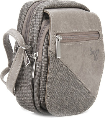 Baggit Women Casual Beige Sling Bag