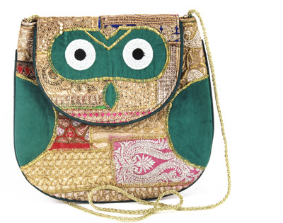 Dyuthi Creations Women Casual Green Velvet Sling Bag